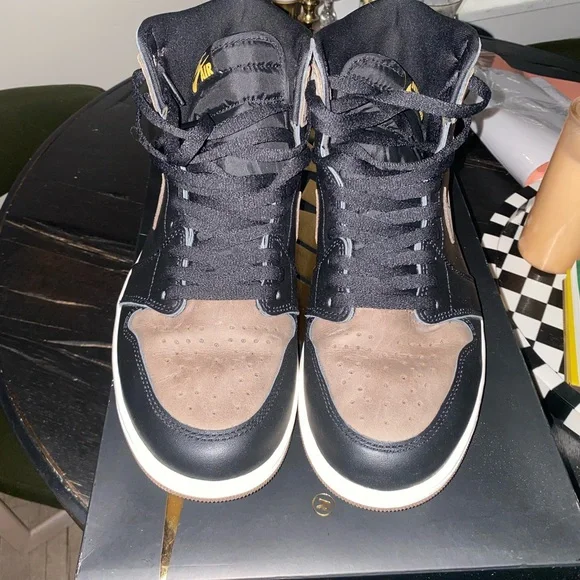 Jordan 1 High Mocha Men’s OG Release (2020) Size 11 Receipt Nike - Picture 2 of 16